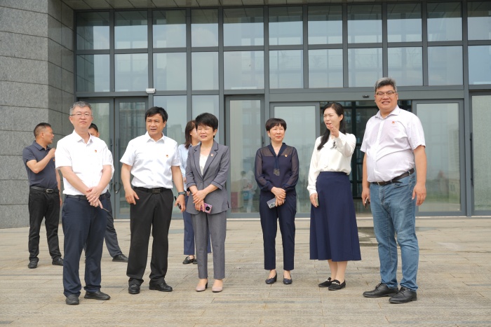 党建引领促发展 政医协同护齿健——博彩app下载
与五象新区规划建设管委会多个党支部开展党建联建活动 第 2 张 党建引领促发展 政医协同护齿健——博彩app下载
与五象新区规划建设管委会多个党支部开展党建联建活动 第 2 张